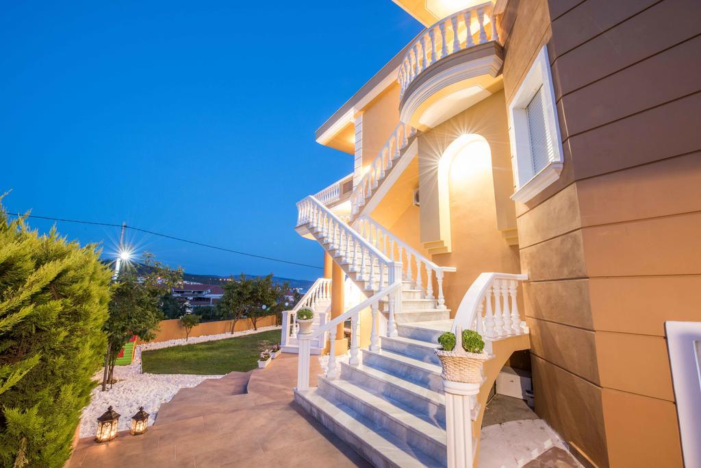 Angels View Luxury Family Apartments Лименария Екстериор снимка